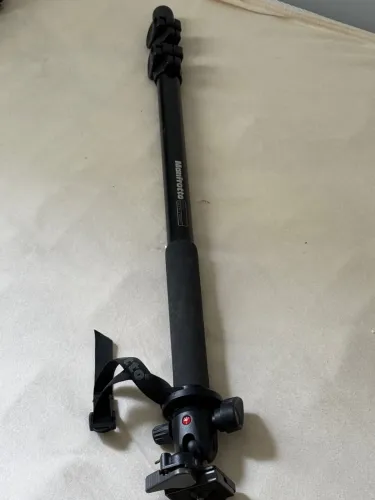 Monopé Manfrotto Joy com cabeça e alça 679B usei 2x