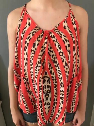 Blusa Coral Com Estampa Em Animal Print Da Rosa Chá (Usado)