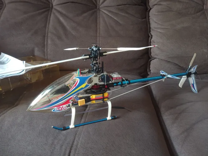 Helicóptero profissional 6 canais