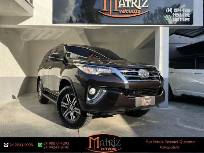 Toyota Hilux SW4 SR 2.7 7 Lugares AT6 2017