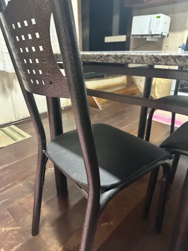 Mesa mármore com 4 cadeiras em Blumenau