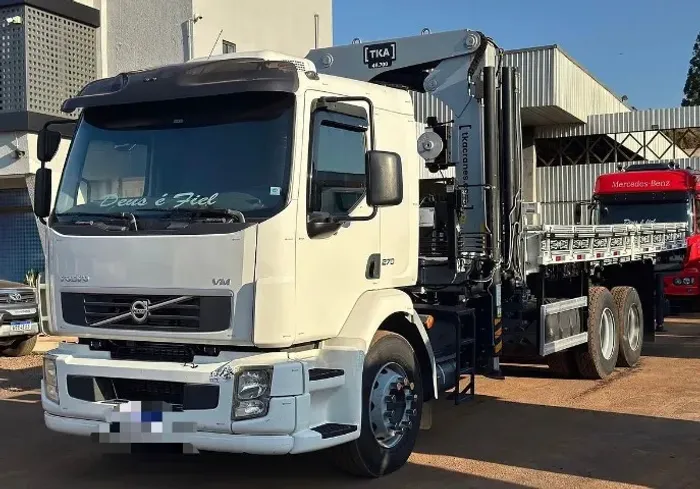 Volvo Vm 270 2012 6x2 munck TKA 48.7 ton