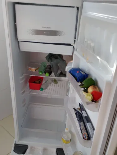 Refrigerador Esmaltec 245 litros 