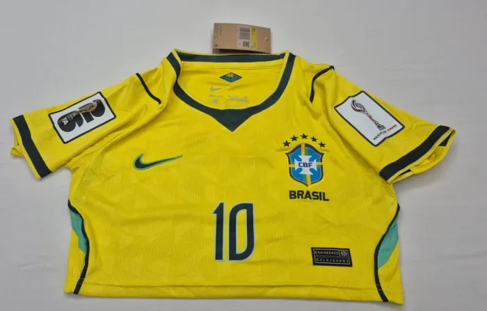 Camisa feminina da Seleção Brasileira modelo jogador