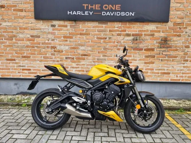 TRIUMPH STREET TRIPLE RS 2025