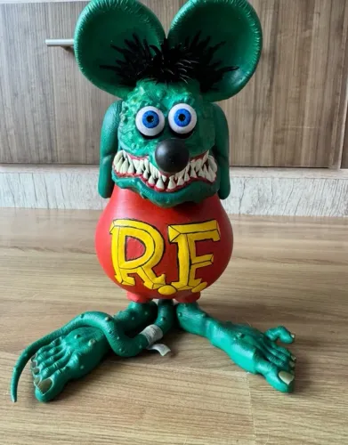 Boneco Rat fink 22.centímetros pintado a mão 399.00