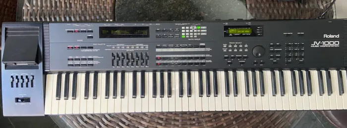Roland JV-1000 Music Workstation.