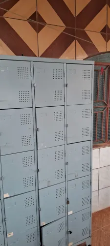 Vendo armario de aço 