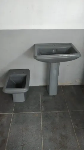 Pia e vaso sanitário 