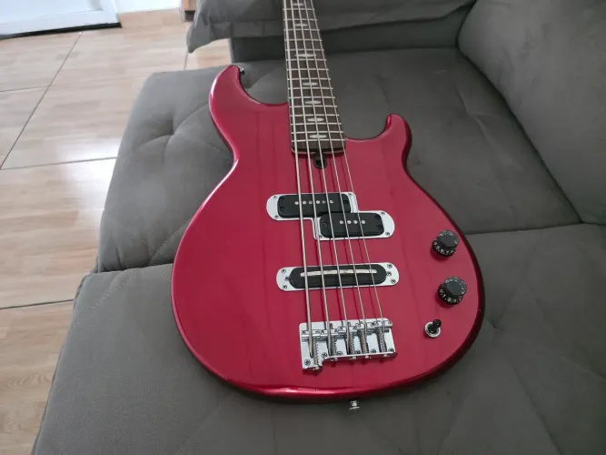 Contrabaixo Yamaha bb425