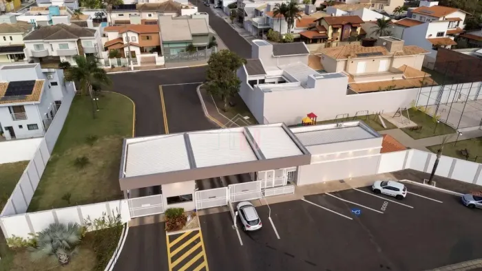Casa em condomínio - Colinas do Paraiso