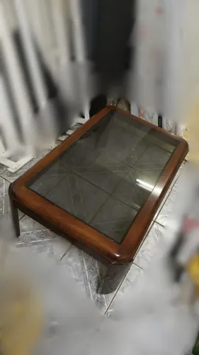 Mesa de Centro de Madeira com Tampo de Vidro - 1,00 x 0,65m