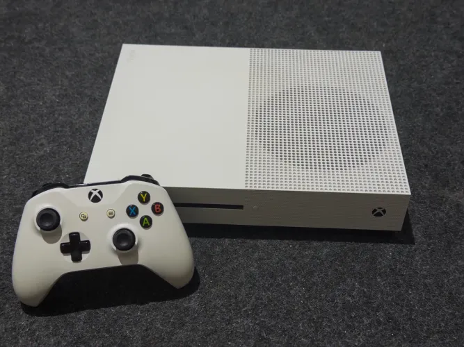Xbox One S 1TB Branco + 1 Controle Original