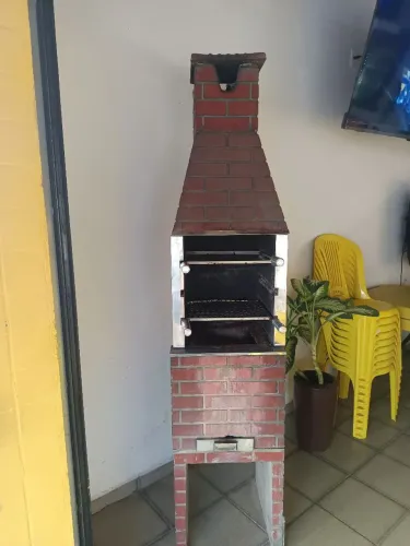 Vende-se uma churrasqueira de concreto