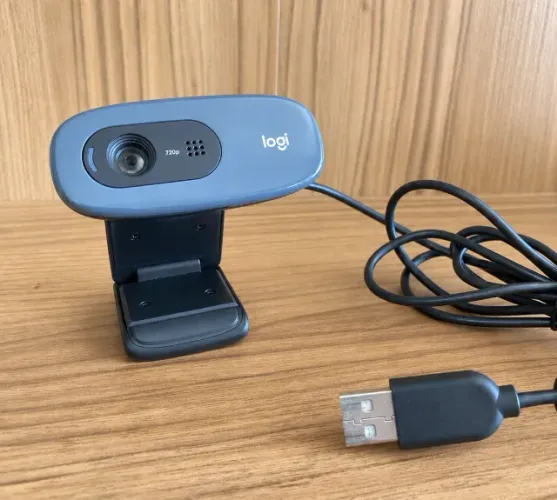 Webcam Logitech C270 HD 720p com Microfone Integrado - Excelente