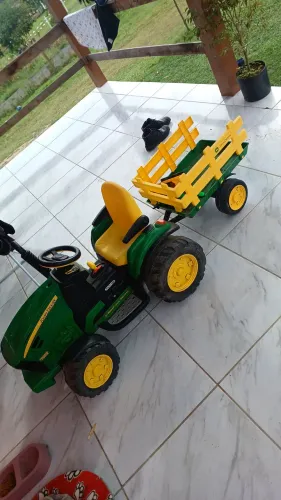 Trator eletrico infantil 