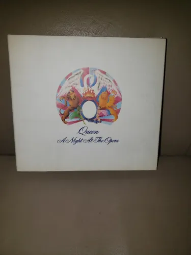 CD+DVD Queen A Night of The Opera 1975 (Edição Duplo) RARO ROCK DIGIPACK (Freddie Mercury)
