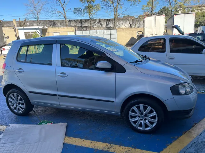 Volkswagen Fox City 1.0mi/ 1.0mi Total Flex 8V 3P 2010