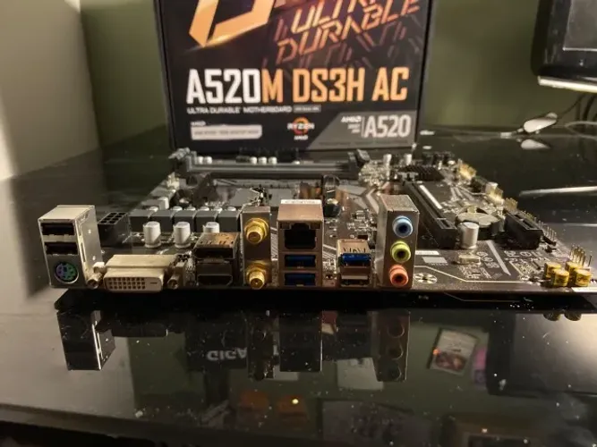 Placa-Mãe Gigabyte A520M DS3H V2, AMD, Micro ATX, DDR4, - A520M DS3H V2