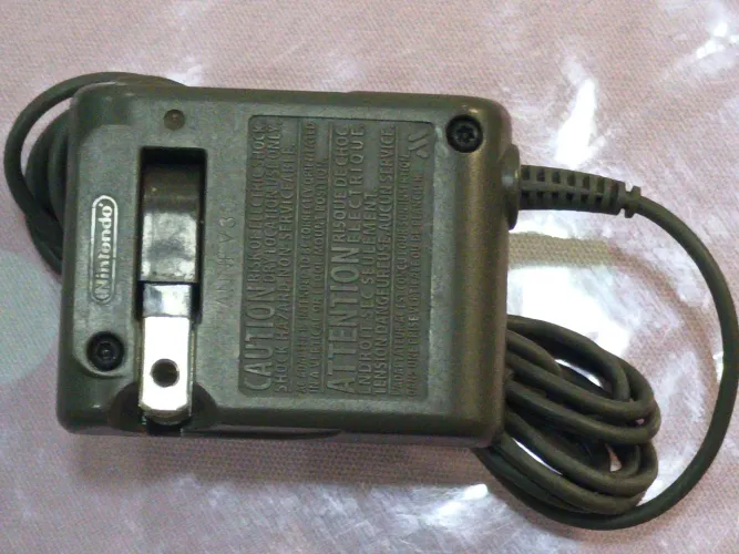 Fonte " carregador" original Nintendo DS 110 volts