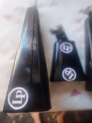 Vendo 2 cowbel lp uma meia lua lp e um cowbel Raul