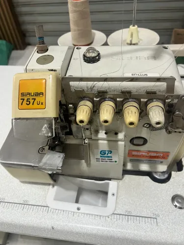 Máquina de costura Interlock