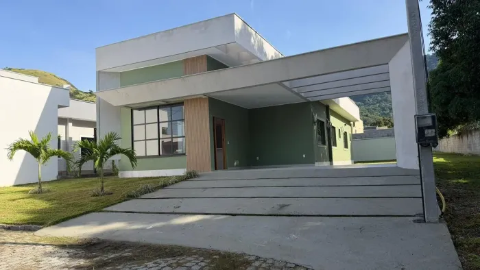Casa com 3 quartos para alugar, 100 m² por R$ 4.088/mês - São José de Imbassai - Maricá/RJ