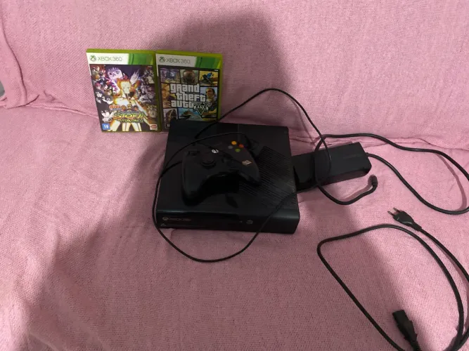 Vende console Xbox 360 nem nenhum defeito, só pegar e jogar