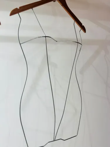 Cabide modelador