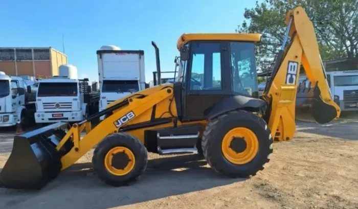 Retroescavadeira JCB 2015. Tração 4x4. Excelente Estado! Equipamento de frota própria, For