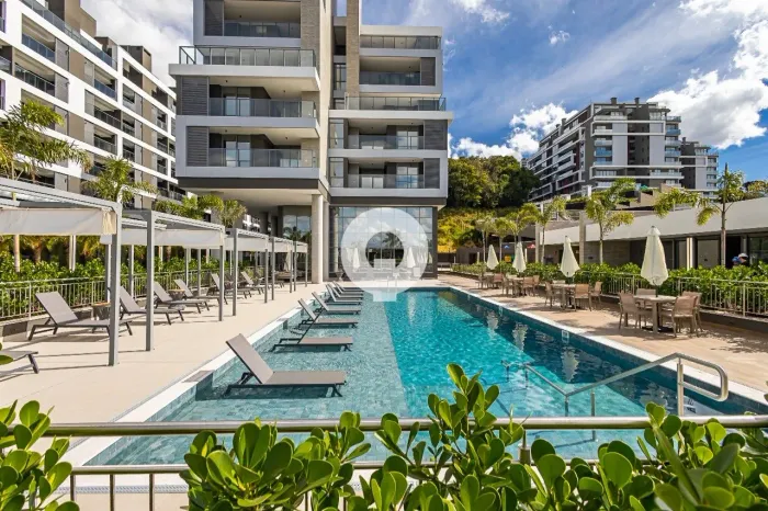 APARTAMENTO DUPLEX COM DUAS SUÍTES EM FRENTE AO PARQUE BARIGUI
