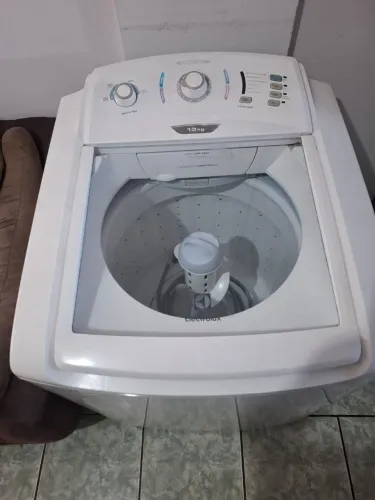 Maquina de lavar Electrolux 13 kg Semi nova