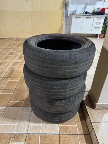 Pneu meia vida 205/60 R 16