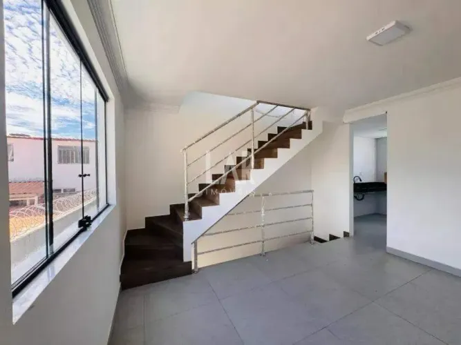 Cobertura à venda, 3 quartos, 1 suíte, 2 vagas, Santa Mônica - Belo Horizonte/MG
