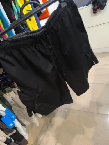 Lote de roupas para loja masculina 