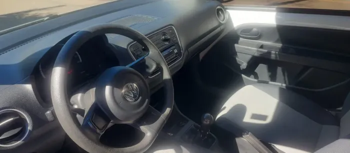 Volkswagen Up! Take 1.0 T. Flex 12V 3P 2015