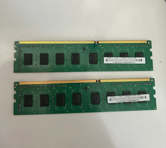 2 Pentes de Memória RAM DDR3 4GB