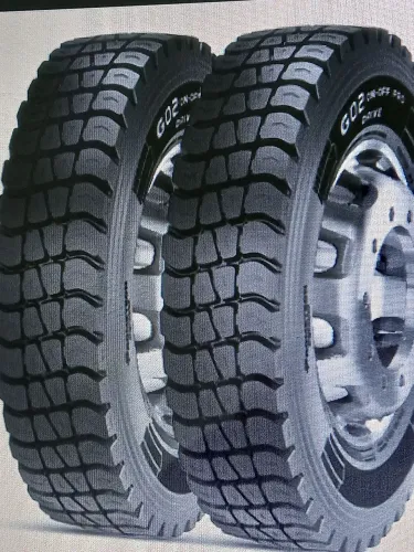 Pneus Pirelli 275 ou 295/80/ 22.5