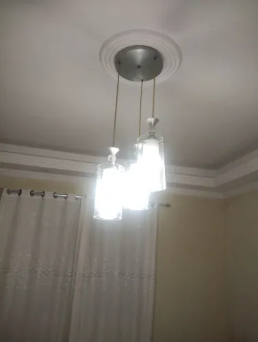 Vendo lindo lustre de três pêndulos 