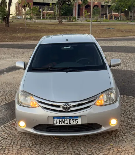 Toyota Etios XLS Sedan 1.5 Flex 16V 4P Mec. 2013