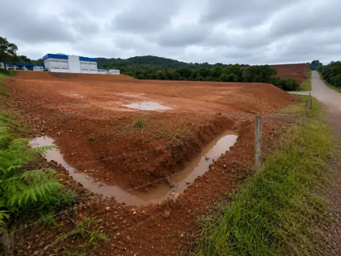 Terreno 10.000 m² próximo à rodovia