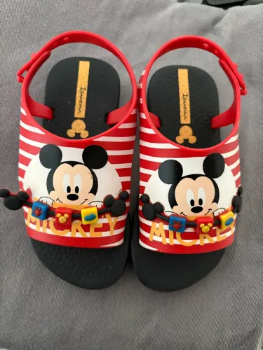 Sapatinhos bibi e crocs com preço até 30,00