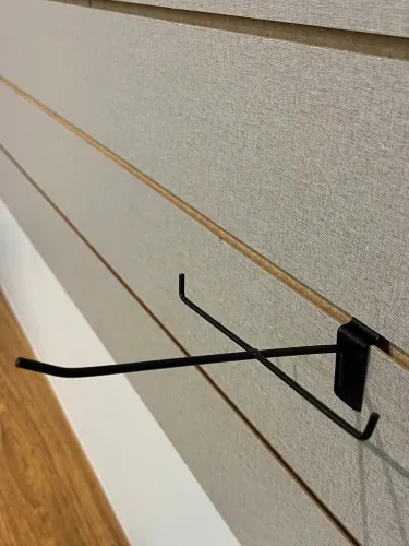 Gancho de óculos p/ painel canaletado