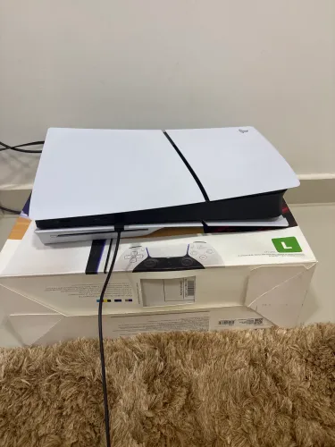 Vende-se PS5 Mídia física 1TB com 5 meses de uso