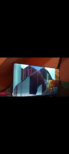 Vendo essa TV 43 Polegadas por 250,00 p quem É Técnico só trocar a tela