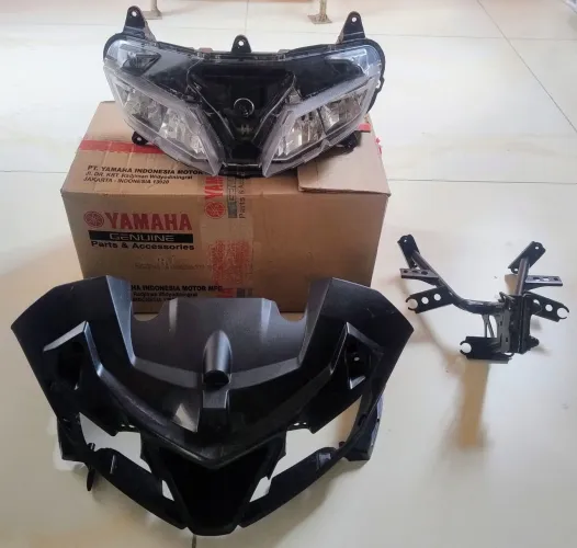 FAROL DA R15 COMPLETO