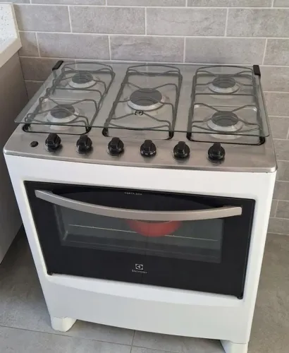 Fogão Eletrolux 5 bocas C/ Forno!
