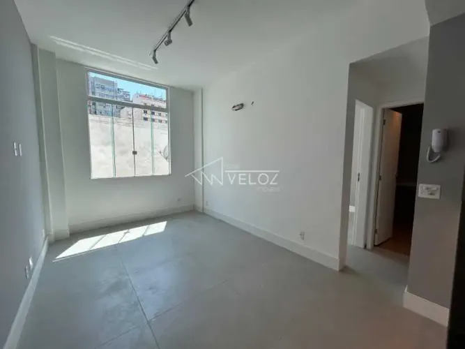 Apartamento : Padrão / Residencial / Catete