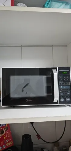 Micro-ondas midea muito novo