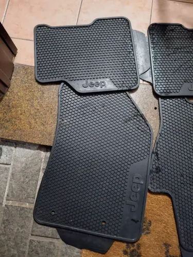 TAPETE BORRACHA JEEP COMPASS 